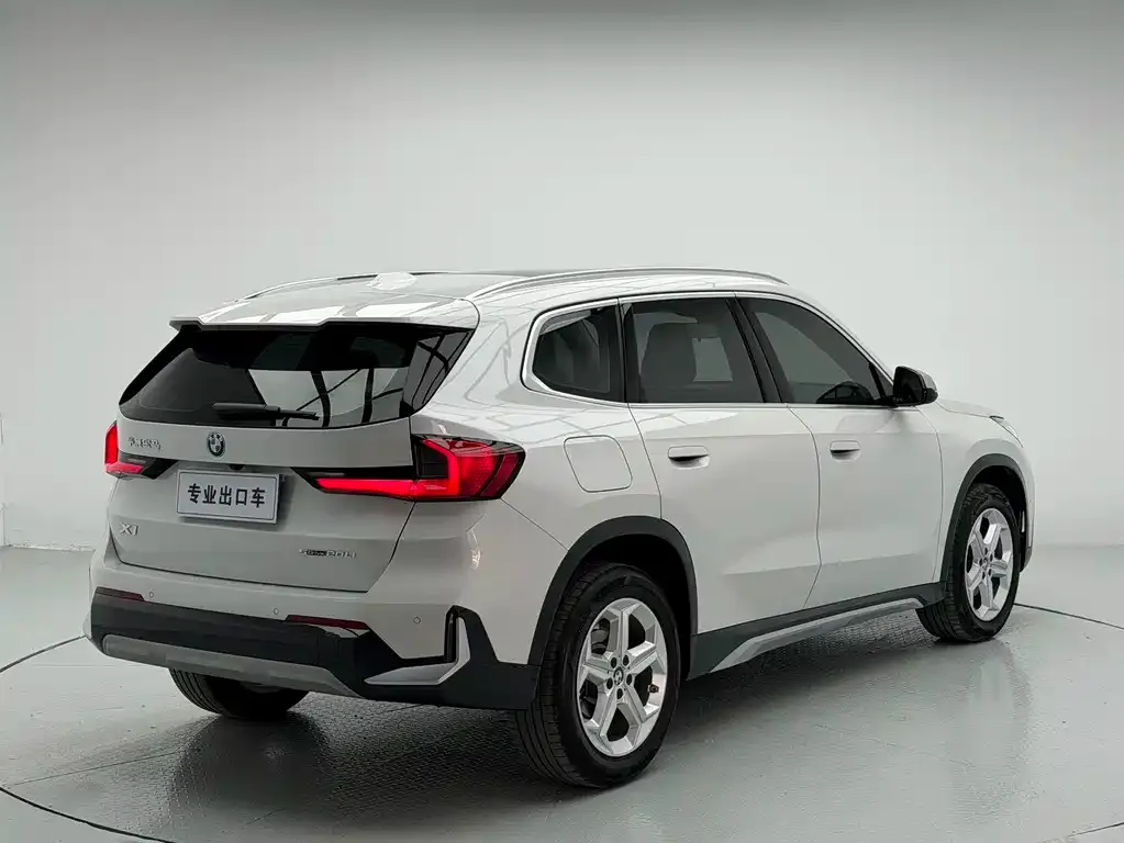 BMW X1 — фото 8