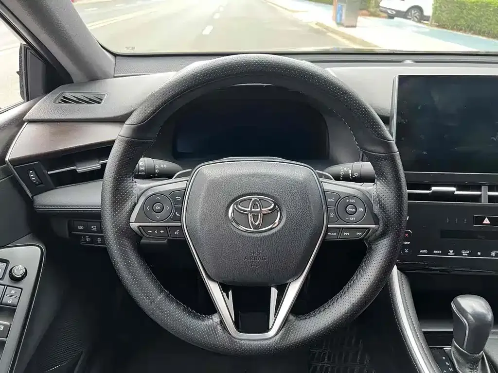 Toyota Avalon 2023 из CN, фото 4