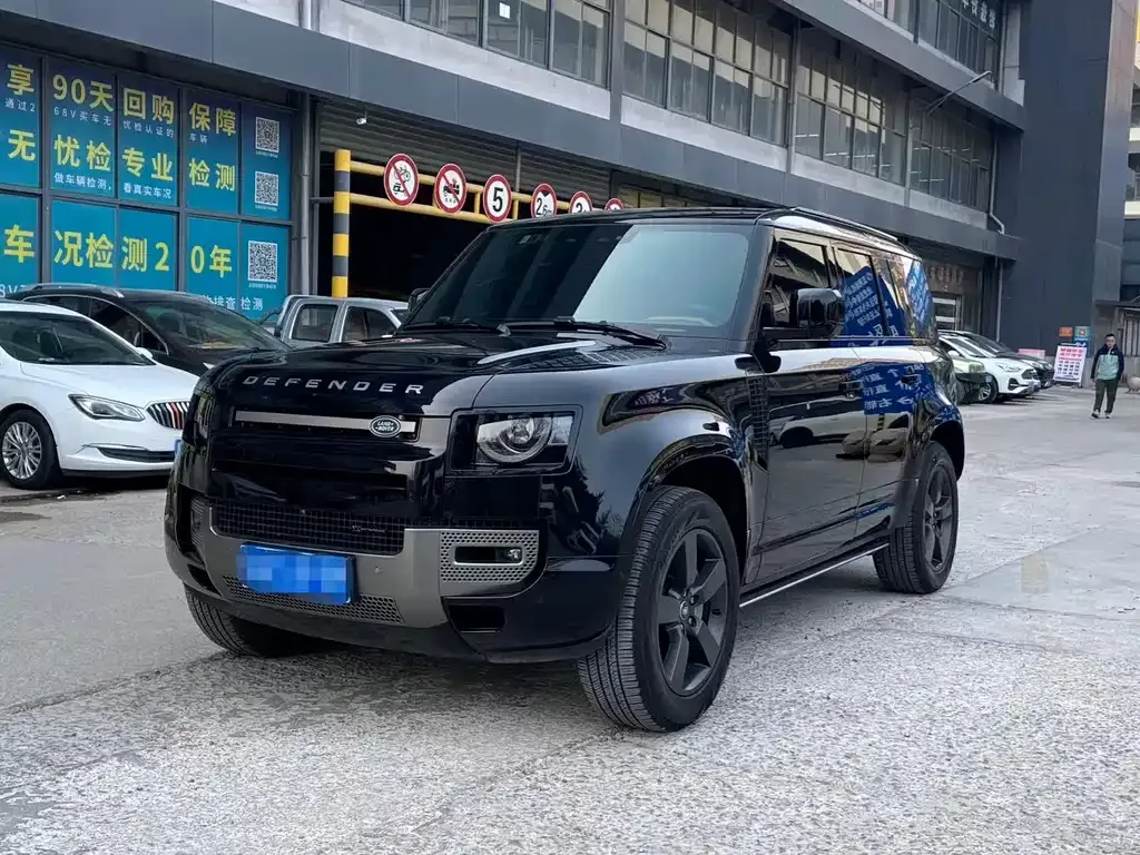 Land Rover Defender — фото 1