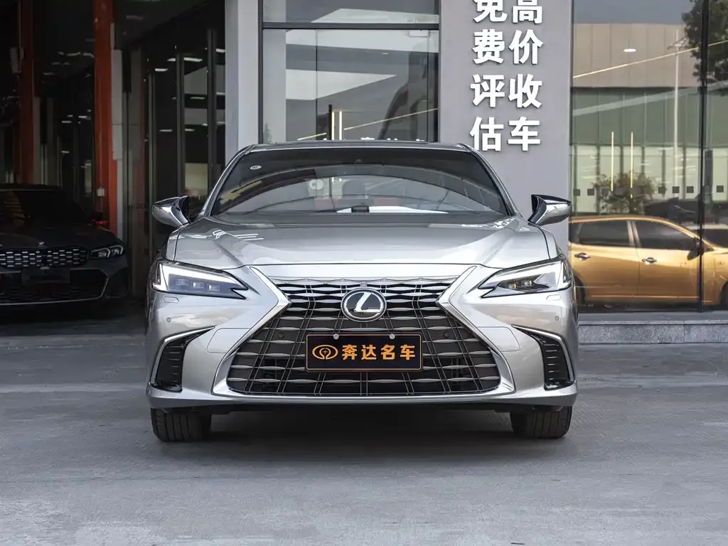 Lexus ES — фото 10