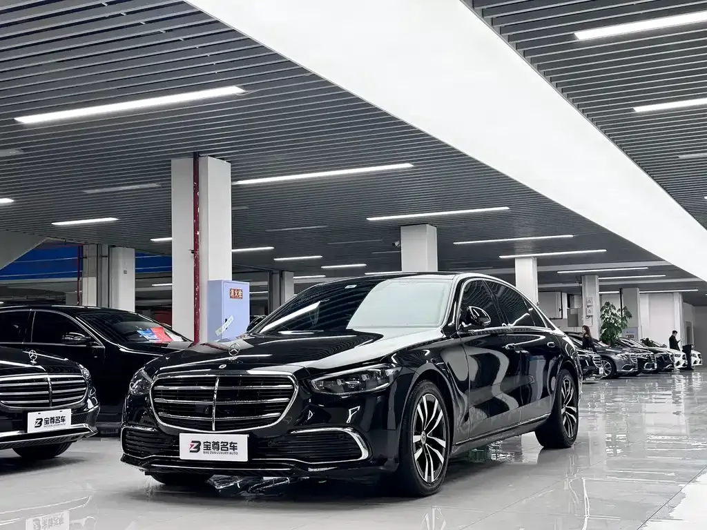 Mercedes-Benz S-Class — фото 1