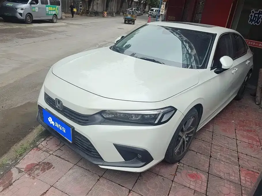 Honda Civic — фото 1