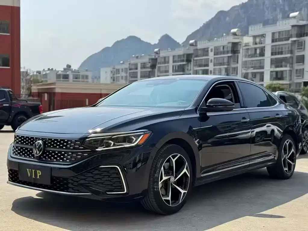 Volkswagen Passat 2023 из CN, фото 1