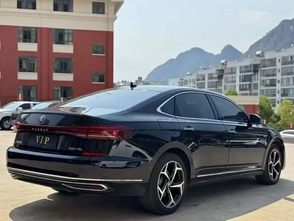 Volkswagen Passat 2023 из CN, фото 4