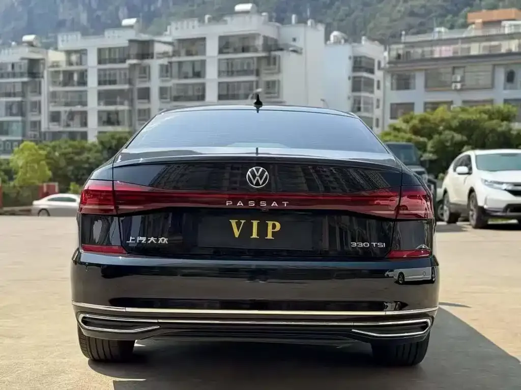Volkswagen Passat 2023 из CN, фото 2