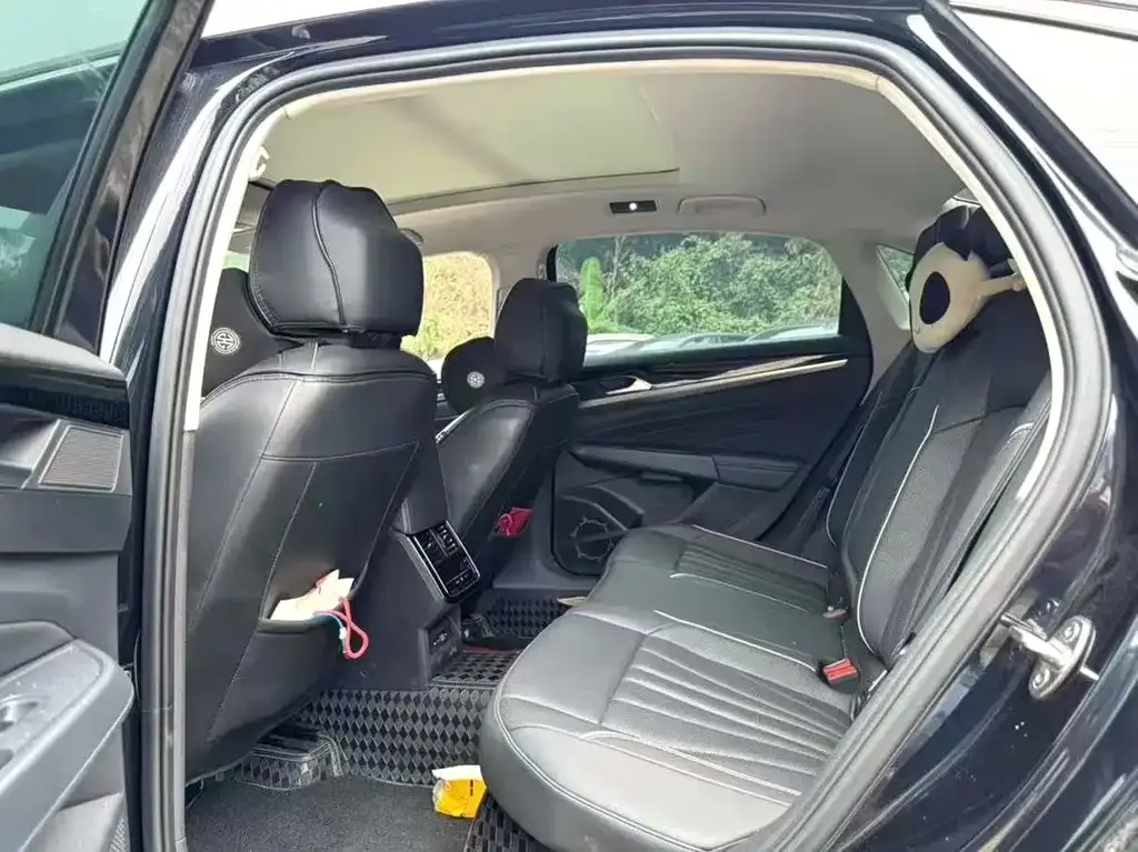 Volkswagen Passat 2023 из CN, фото 8