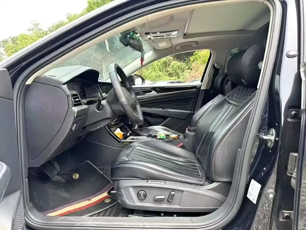 Volkswagen Passat 2023 из CN, фото 7