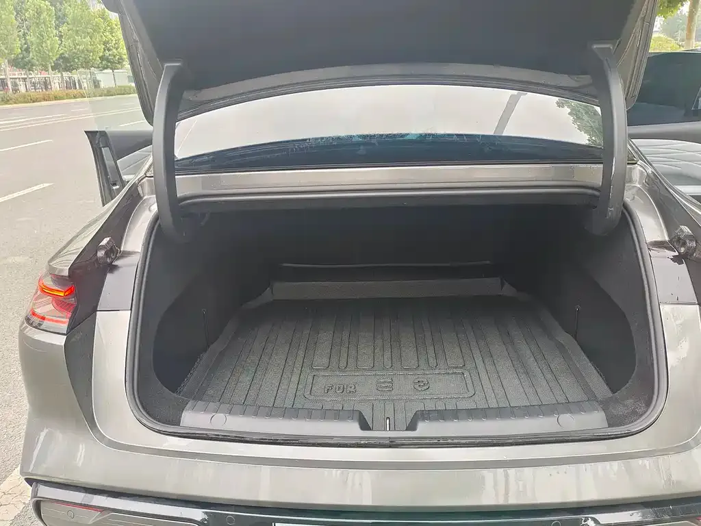 Geely Galaxy E8 2025 из CN, фото 9