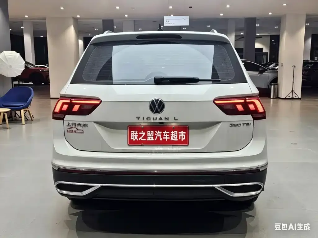 Volkswagen Tiguan L — фото 2