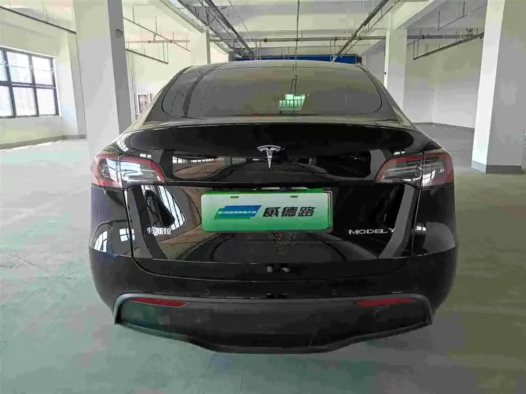 Tesla Model Y — фото 4