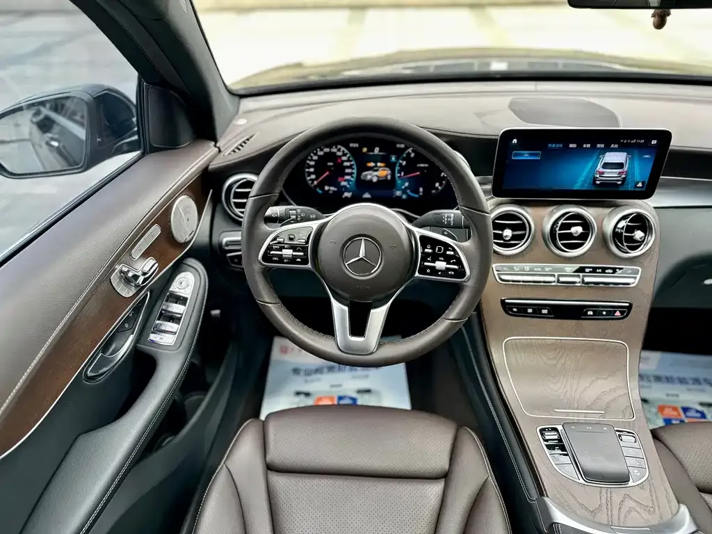 Mercedes-Benz GLC — фото 10
