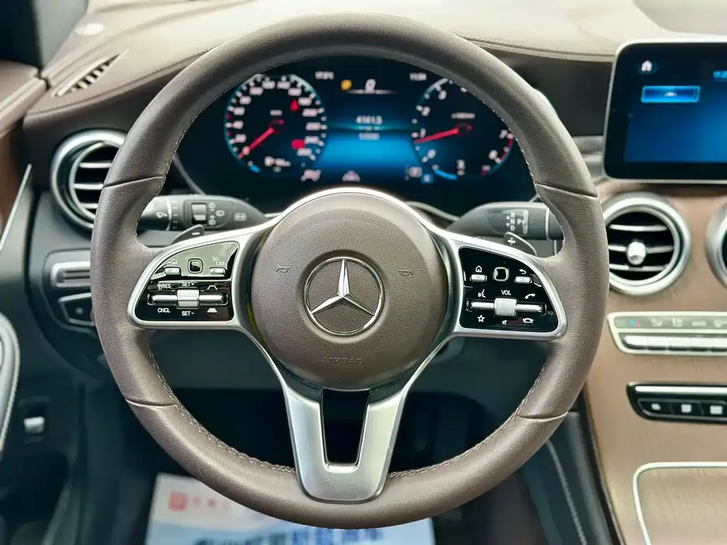 Mercedes-Benz GLC — фото 5