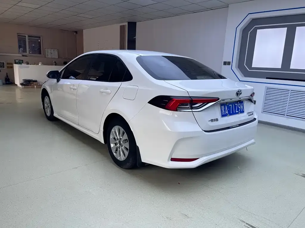 Toyota Corolla 2023 из CN, фото 6