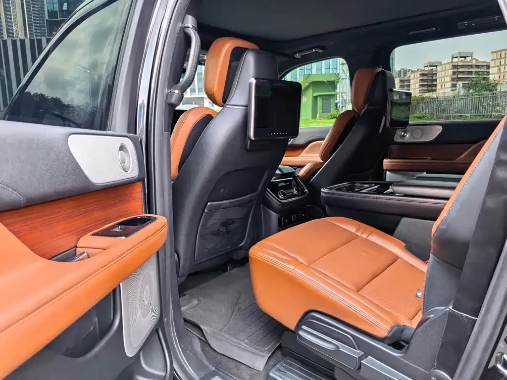Lincoln Navigator — фото 10
