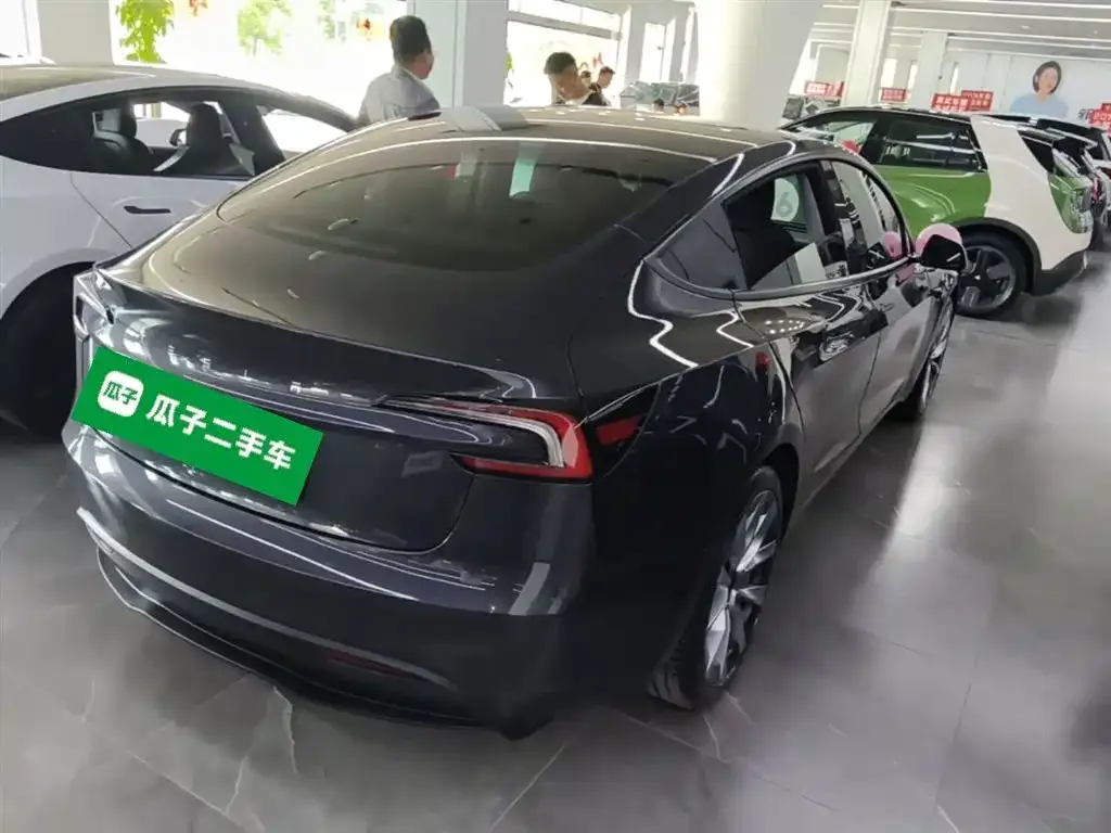 Tesla Model 3 — фото 5