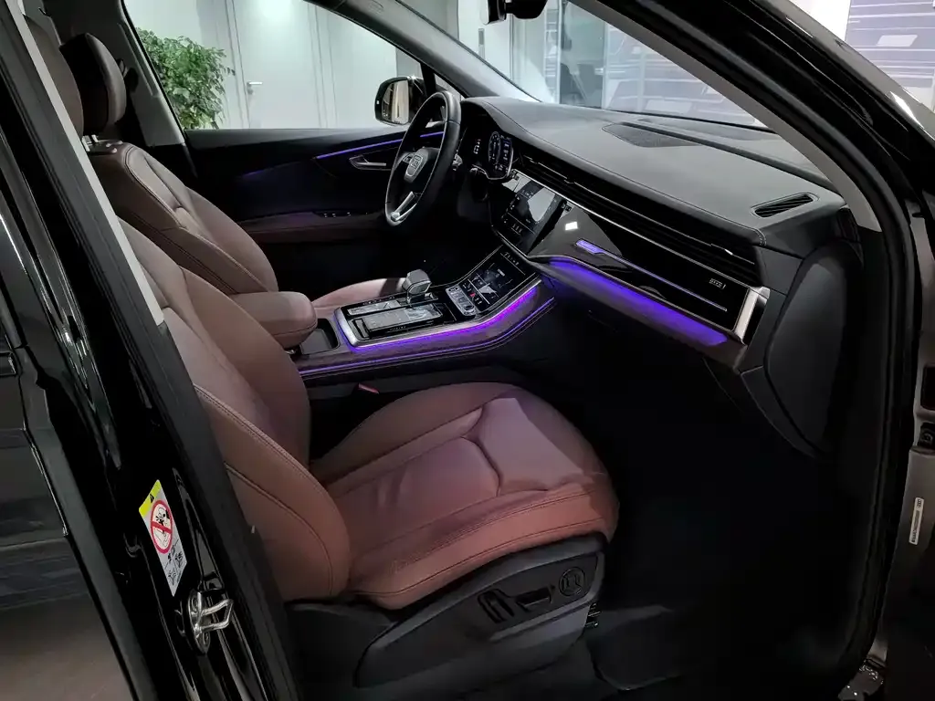 Audi Q7 — фото 7