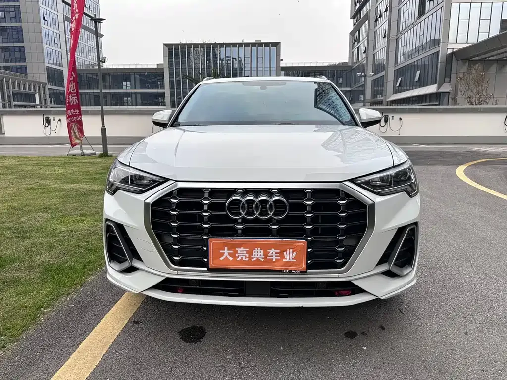 Audi Q3 2023 из CN, фото 9