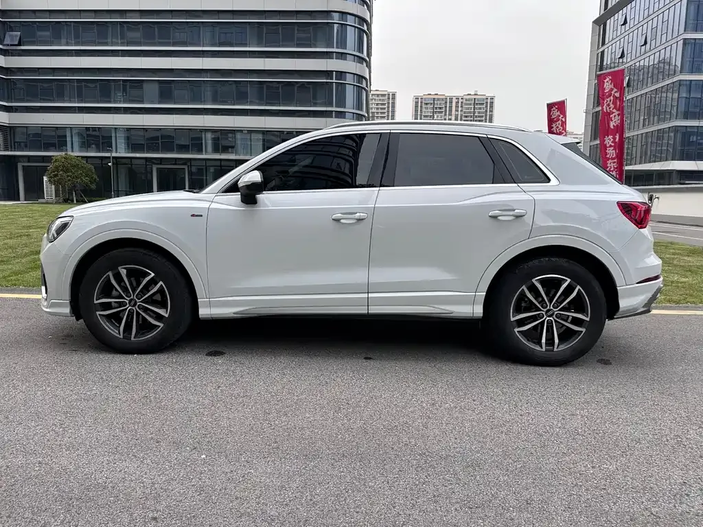 Audi Q3 2023 из CN, фото 10