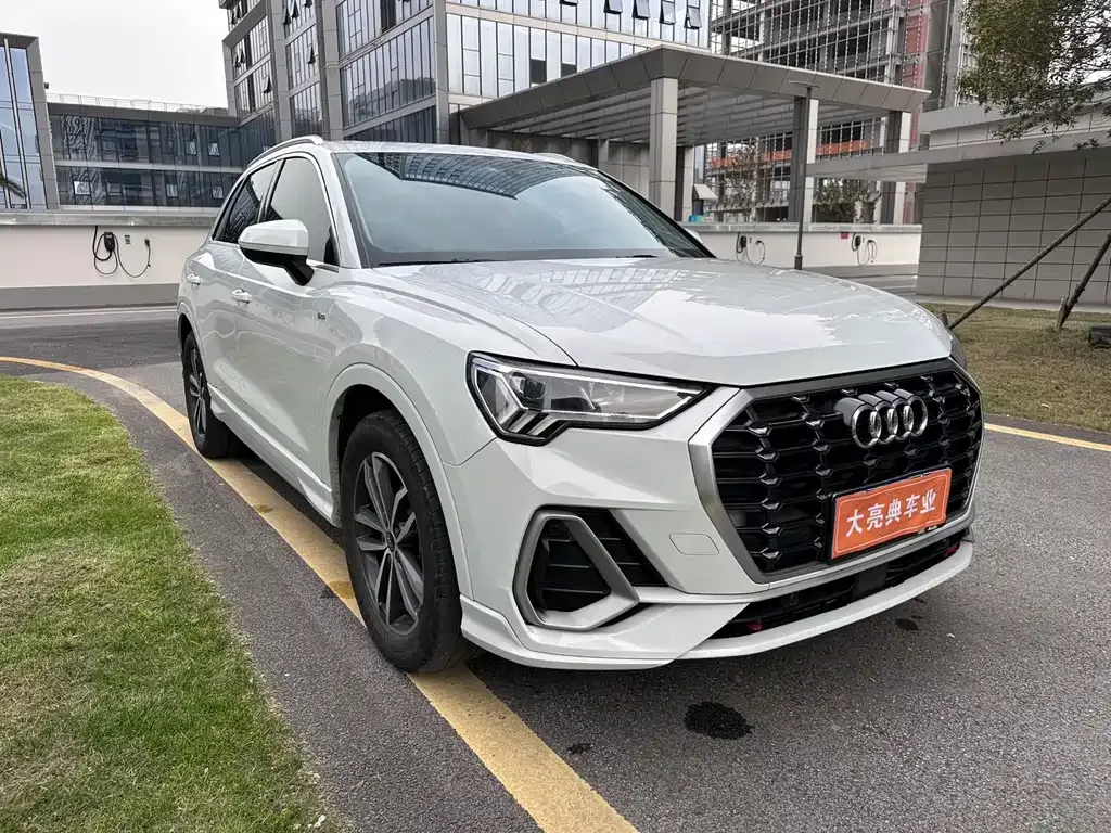 Audi Q3 2023 из CN, фото 6