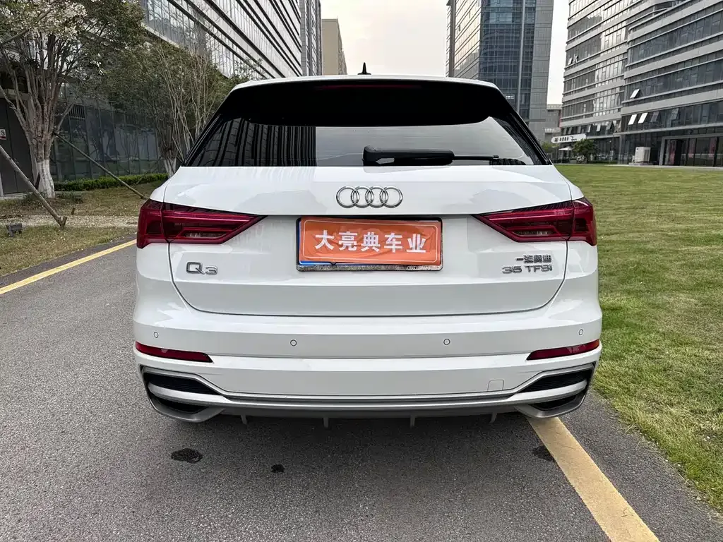 Audi Q3 2023 из CN, фото 5