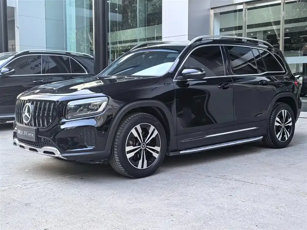 Mercedes-Benz GLB — фото 1