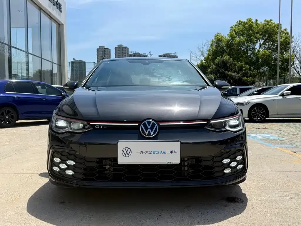 Volkswagen Golf GTI