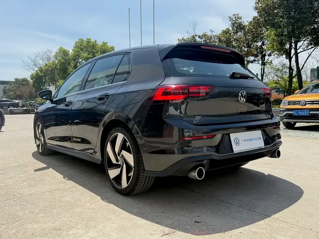 Volkswagen Golf GTI 2023 из CN, фото 2