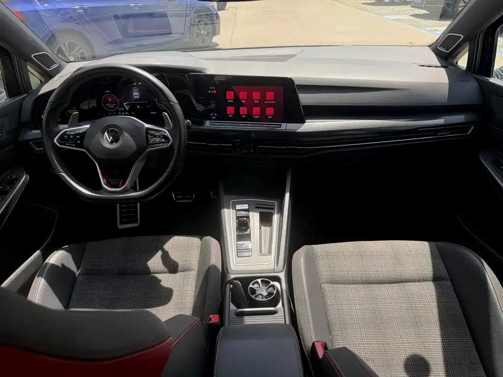 Volkswagen Golf GTI 2023 из CN, фото 4