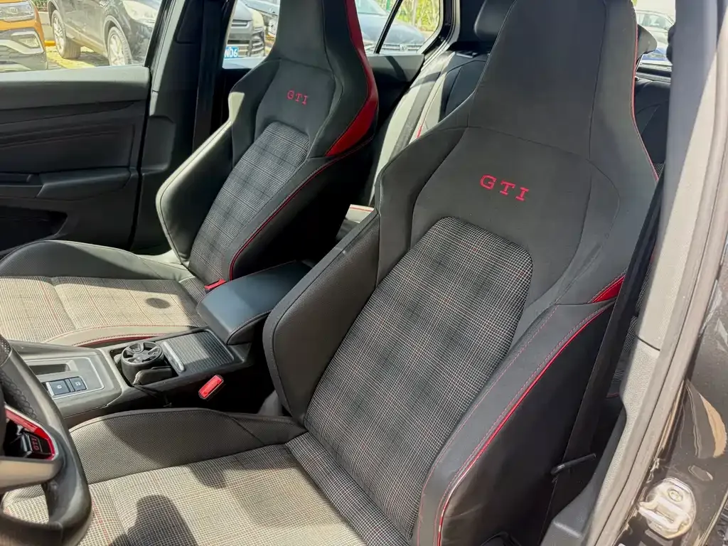 Volkswagen Golf GTI 2023 из CN, фото 6