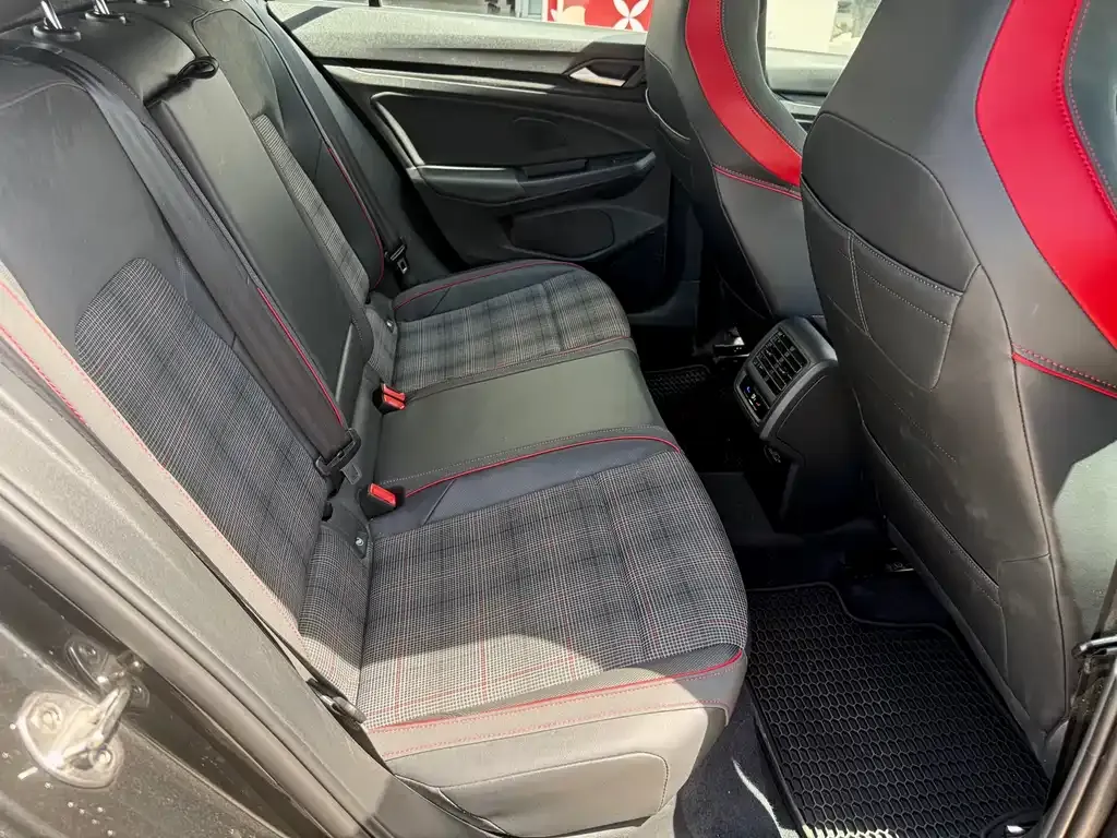 Volkswagen Golf GTI 2023 из CN, фото 5