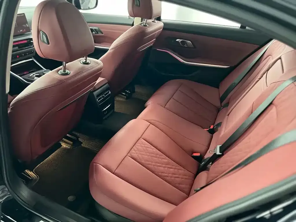 BMW 3 Series 2025 из CN, фото 6