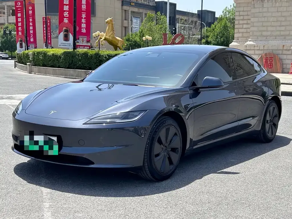 Tesla Model 3 — фото 1