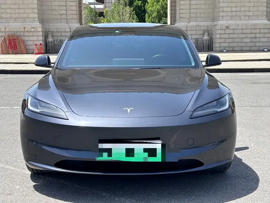 Tesla Model 3 — фото 5