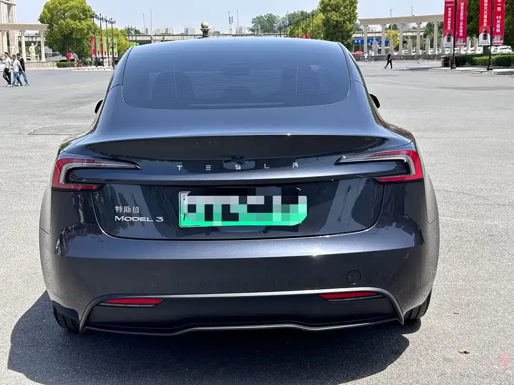 Tesla Model 3 — фото 6