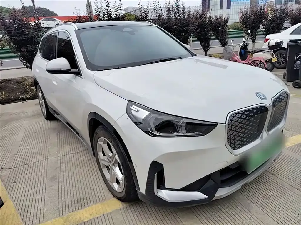 BMW iX1 2024 из CN, фото 7