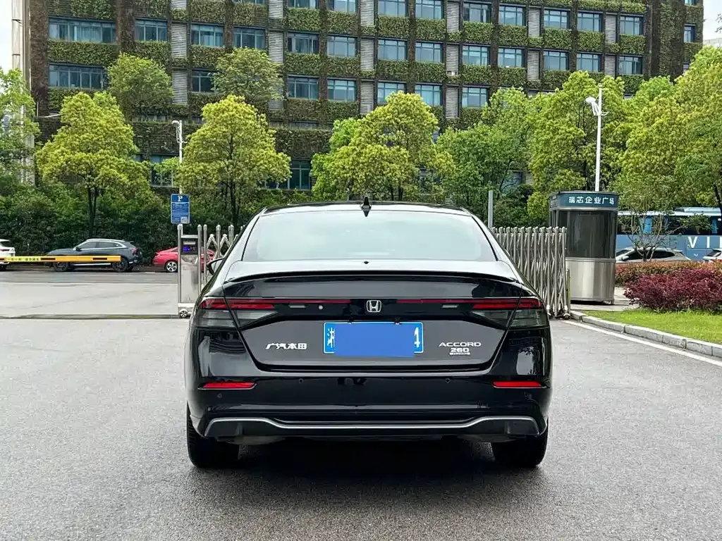 Honda Accord — фото 6