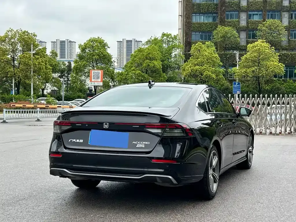 Honda Accord — фото 10