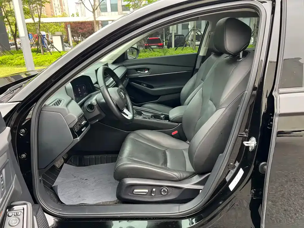 Honda Accord — фото 9