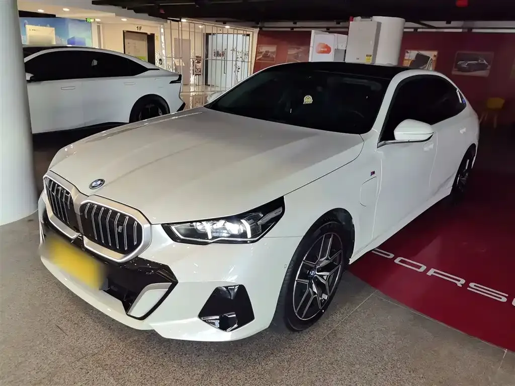 BMW i5