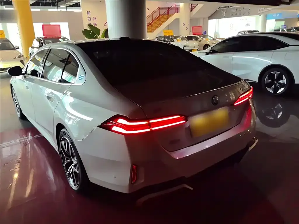 BMW i5 2024 из CN, фото 5