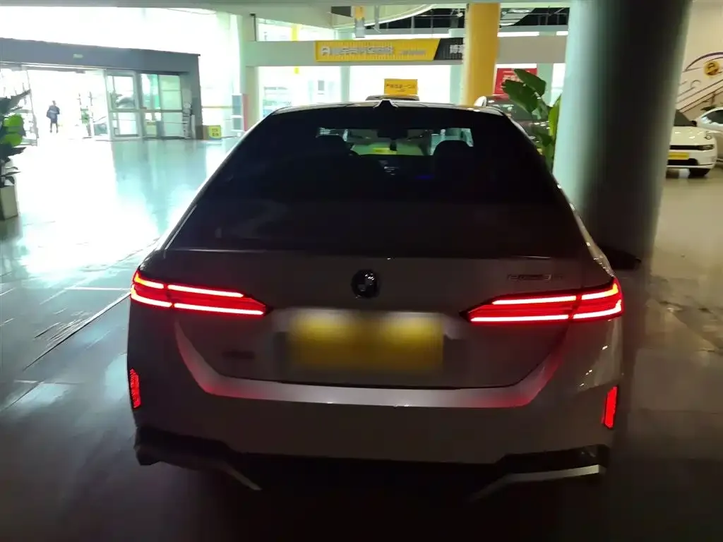 BMW i5 2024 из CN, фото 4