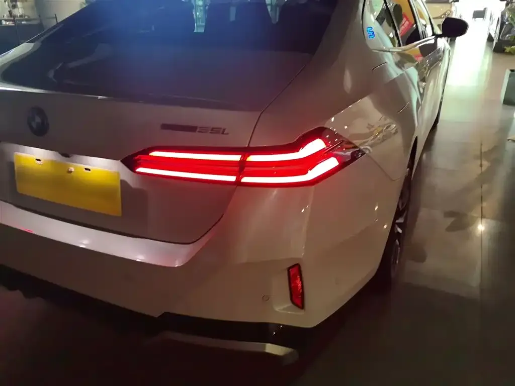 BMW i5 2024 из CN, фото 2