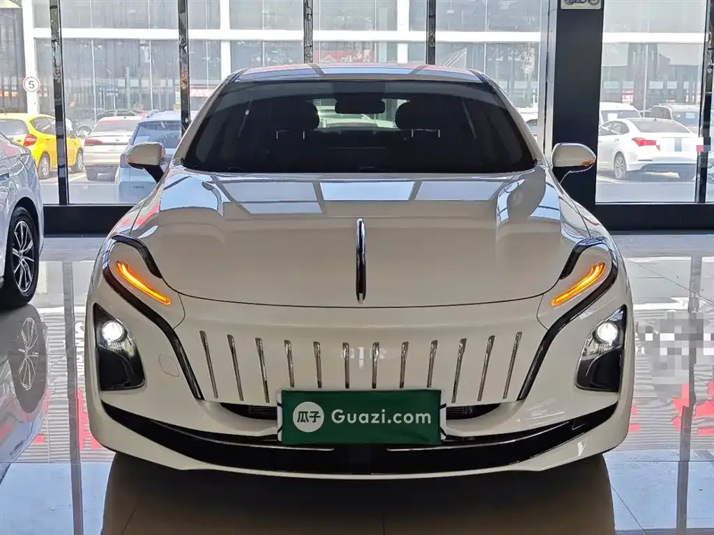 Hongqi E-QM5 — фото 2