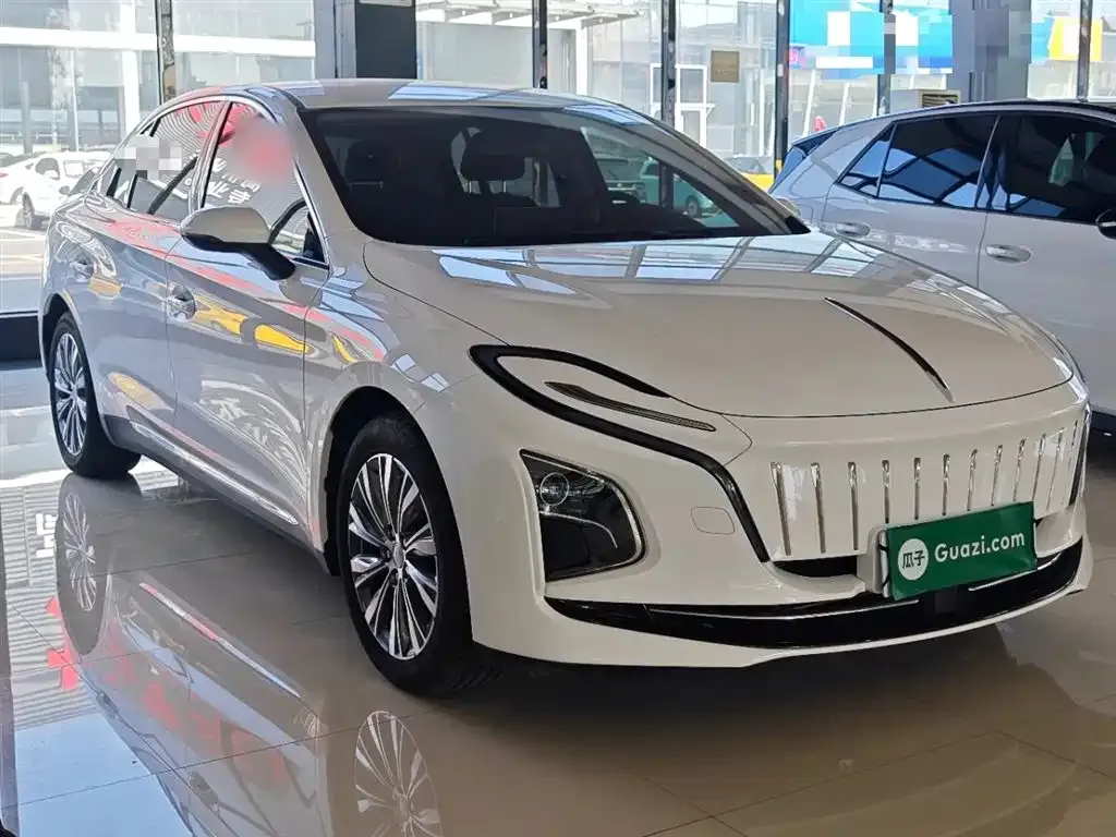Hongqi E-QM5 — фото 7