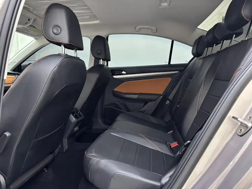 Volkswagen Bora 2023 из CN, фото 2