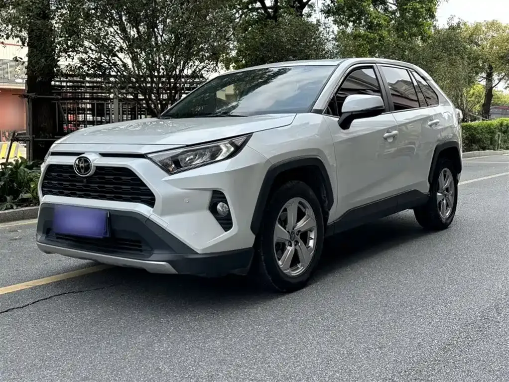 Toyota RAV4 — фото 9