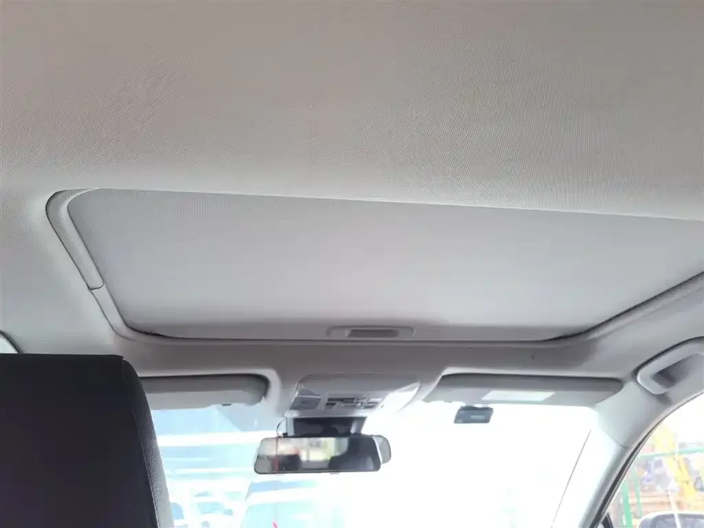 Toyota RAV4 — фото 2