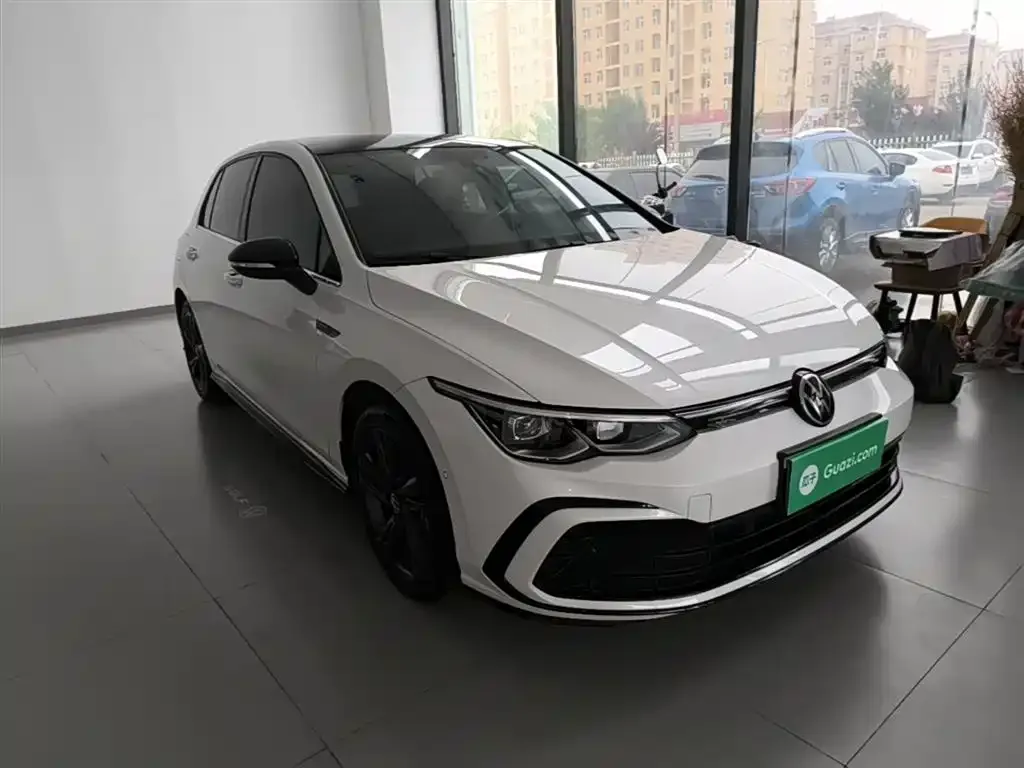 Volkswagen Golf 2023 из CN, фото 2