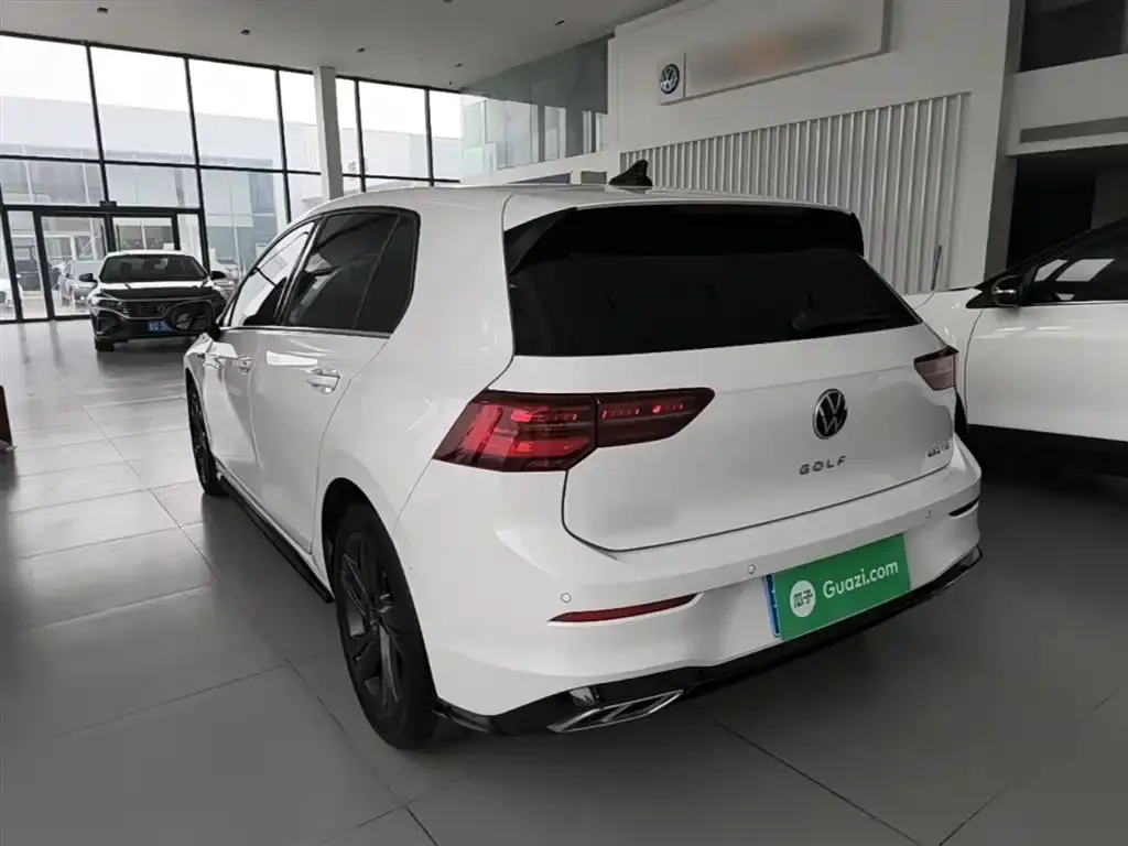 Volkswagen Golf 2023 из CN, фото 5