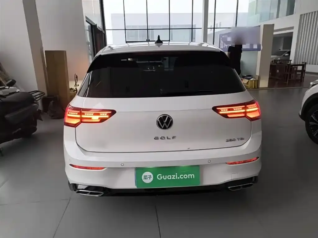 Volkswagen Golf 2023 из CN, фото 3